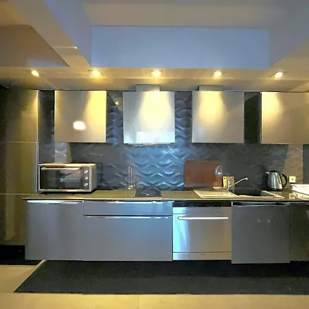 Apartment Cozy With Bosphorus View In Besiktas